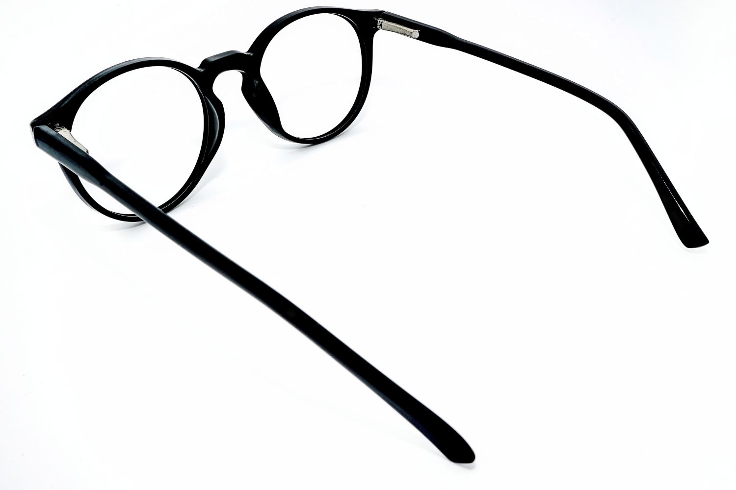 bluwinx_5_ACCORD_unisex_black_angledback_compressed