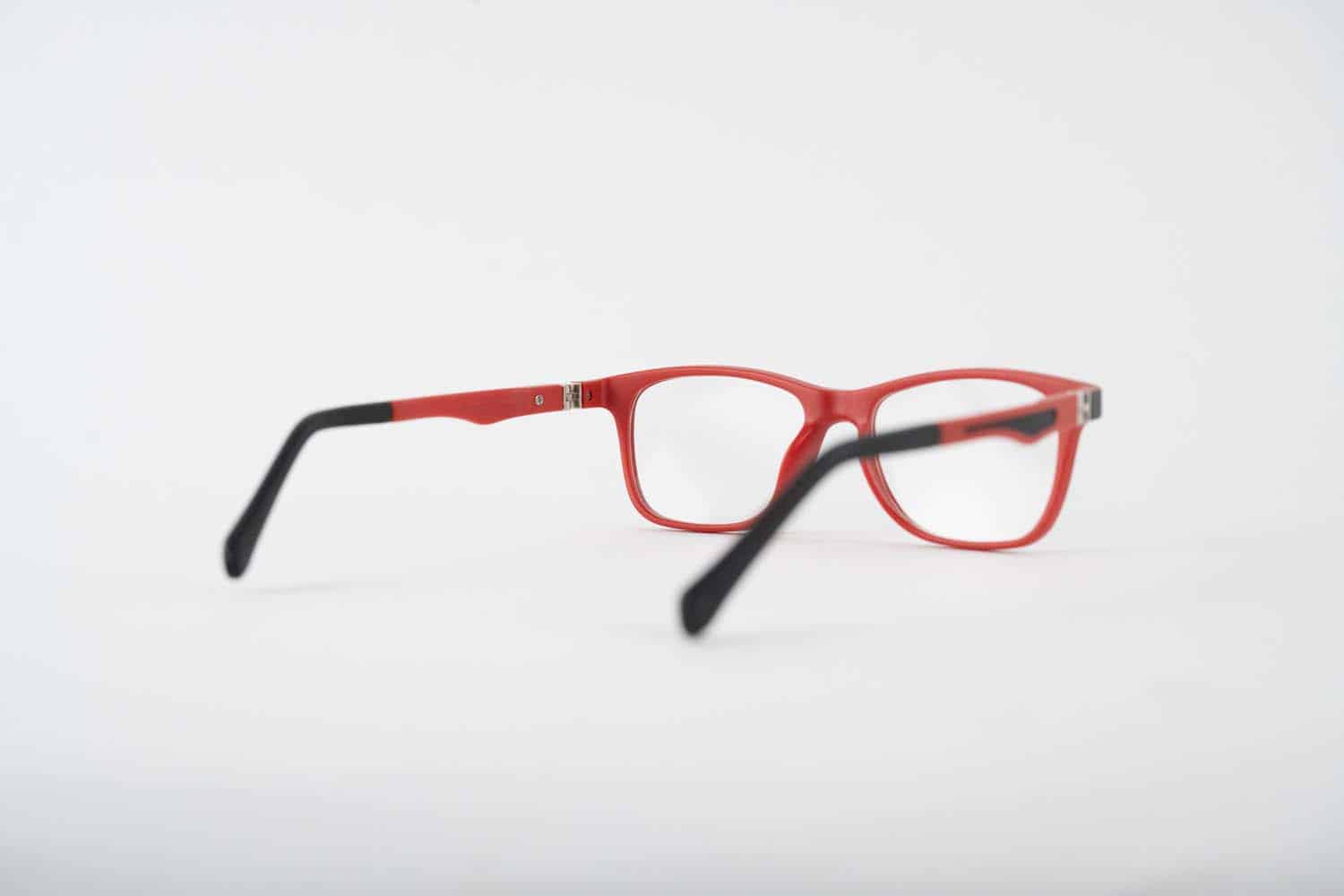 bluwinx_mischief_spy_black-matte-red_children_1