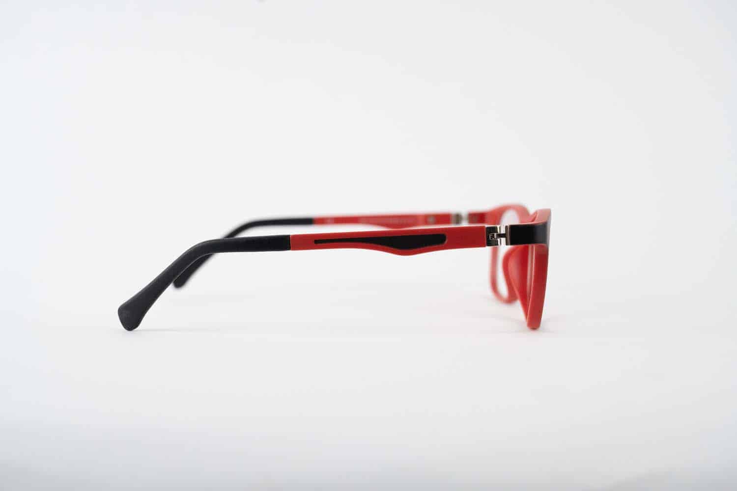 bluwinx_mischief_spy_black-matte-red_children_5